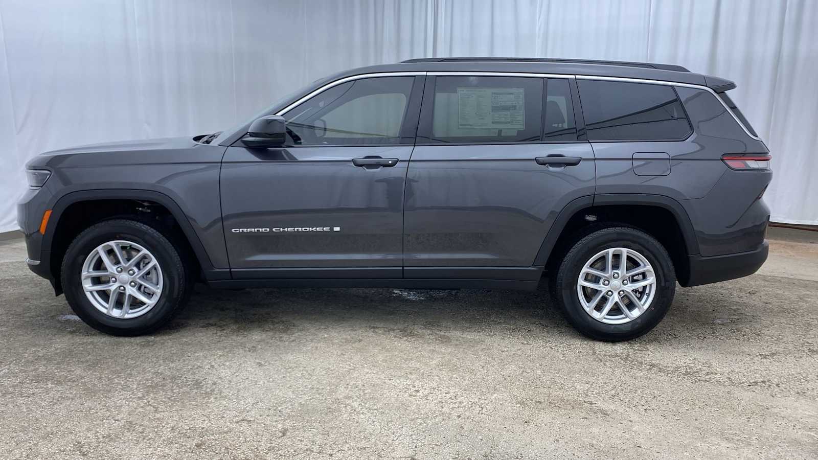 2024 Jeep Grand Cherokee L Laredo X 33