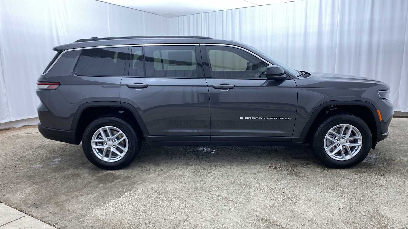 2024 Jeep Grand Cherokee L Laredo X 37