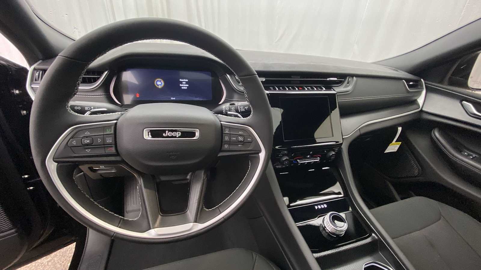 2024 Jeep Grand Cherokee L Laredo X 3