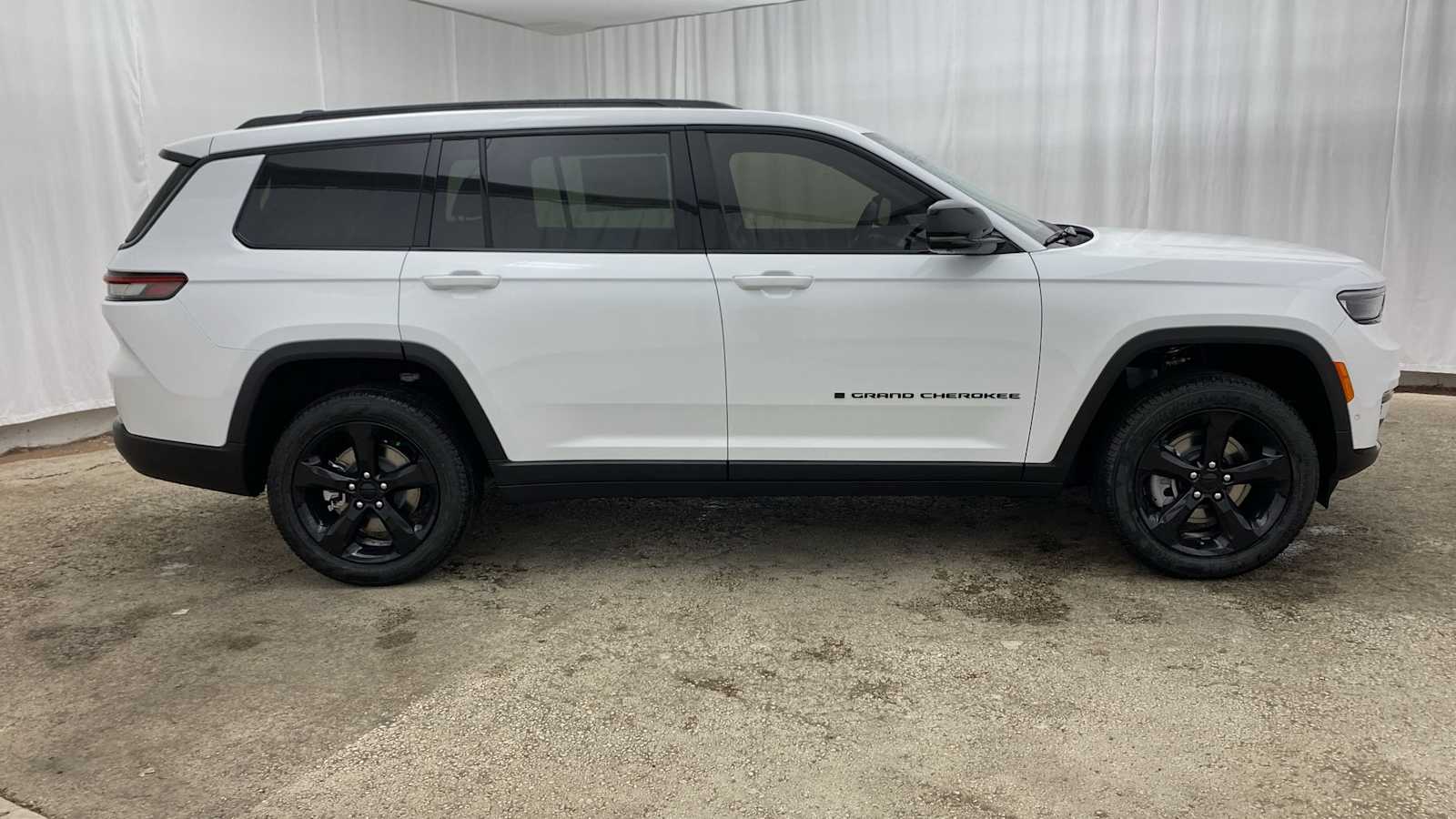 2024 Jeep Grand Cherokee L Limited 40