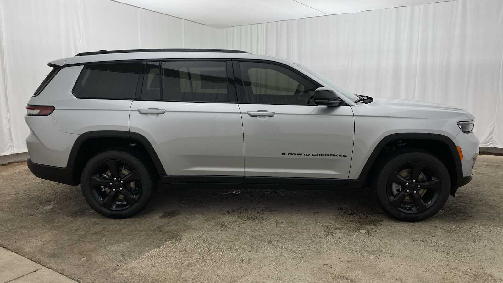 2024 Jeep Grand Cherokee L Limited 40