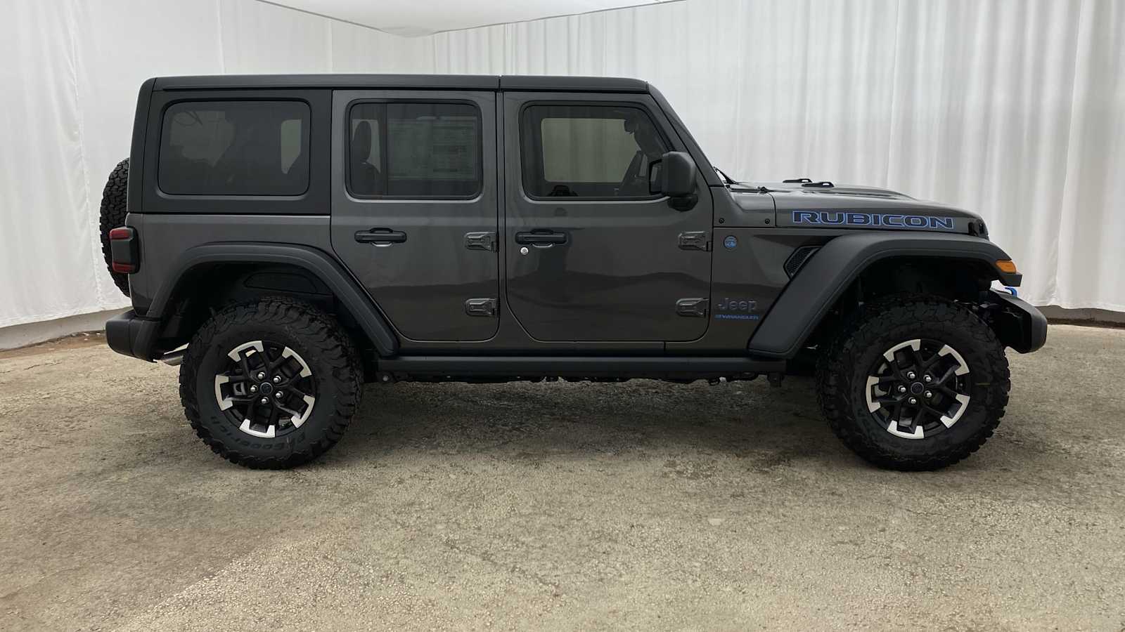 2024 Jeep Wrangler 4xe Rubicon 37