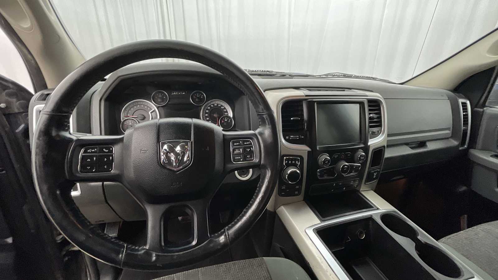 View vehicle photo 3