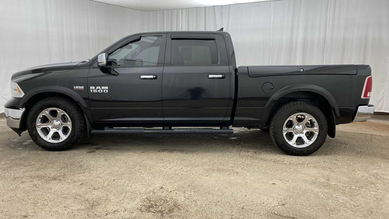 2015 Ram 1500 Laramie 4WD Crew Cab 149 32