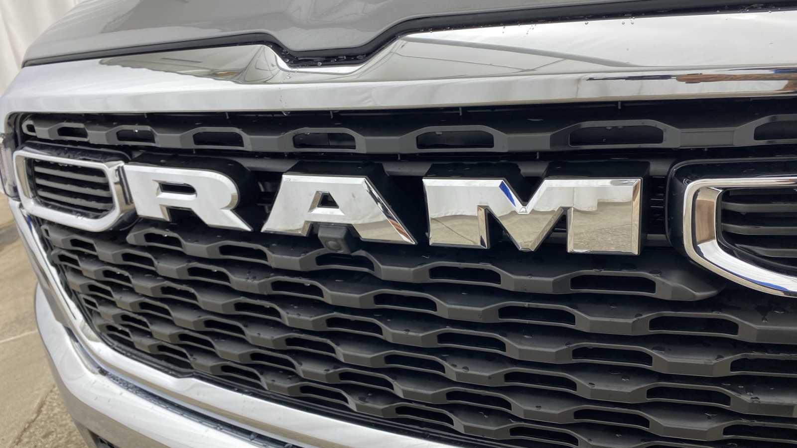 2025 Ram 1500 Big Horn 4x4 Crew Cab 57 Box 37