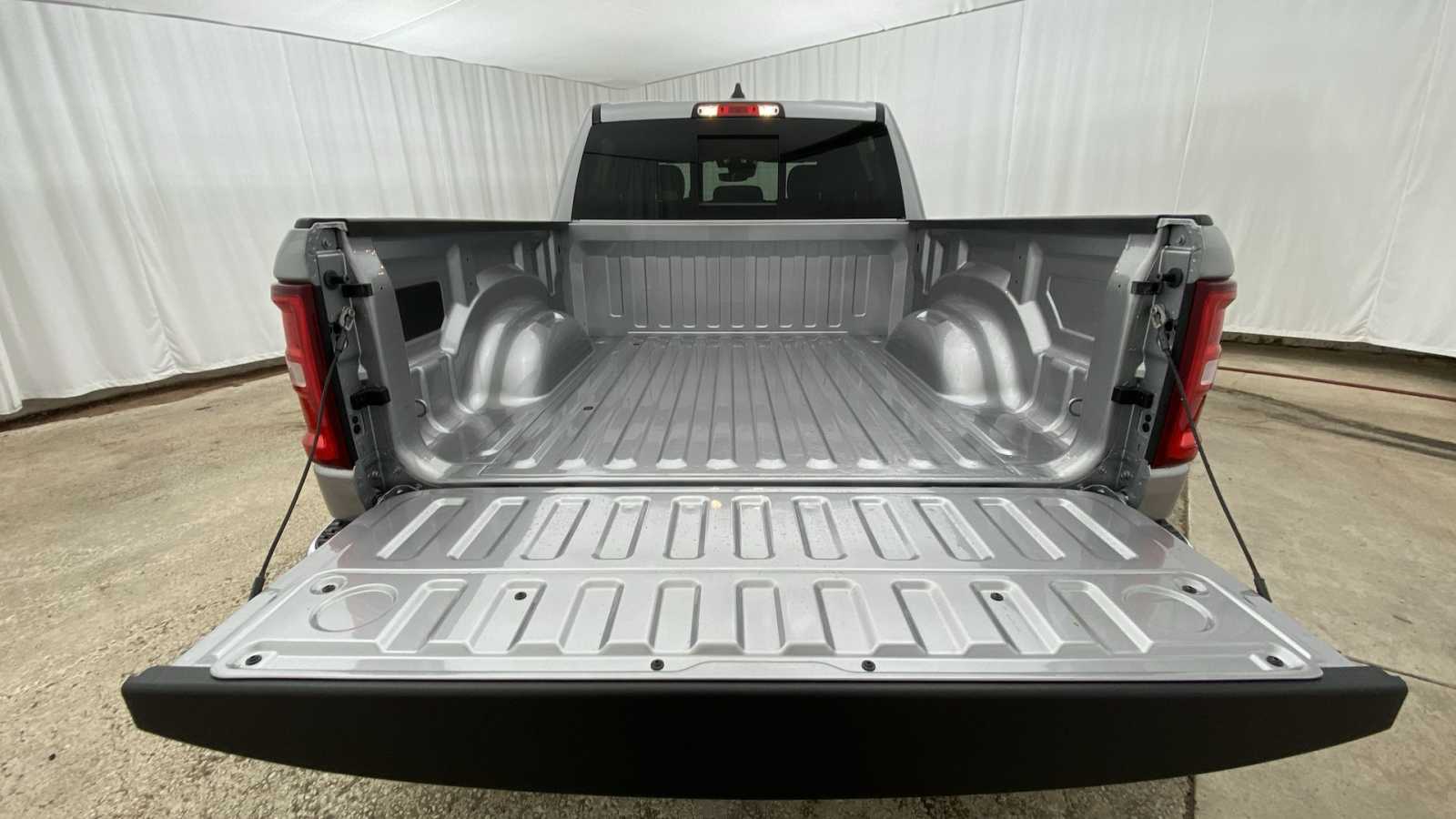 2025 Ram 1500 Big Horn 4x4 Crew Cab 57 Box 27