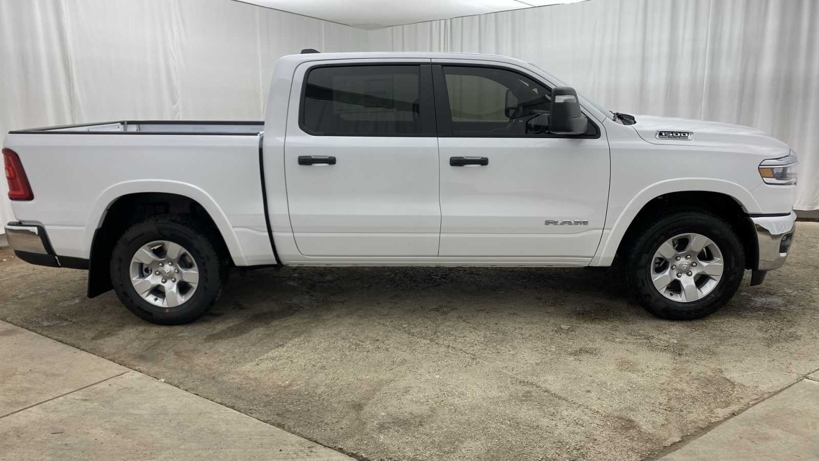 2025 Ram 1500 Big Horn 4x4 Crew Cab 57 Box 33