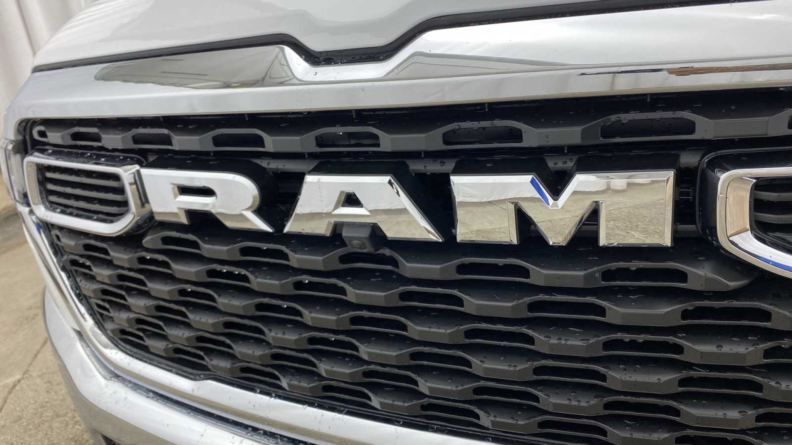 2025 Ram 1500 Big Horn 4x4 Crew Cab 57 Box 37