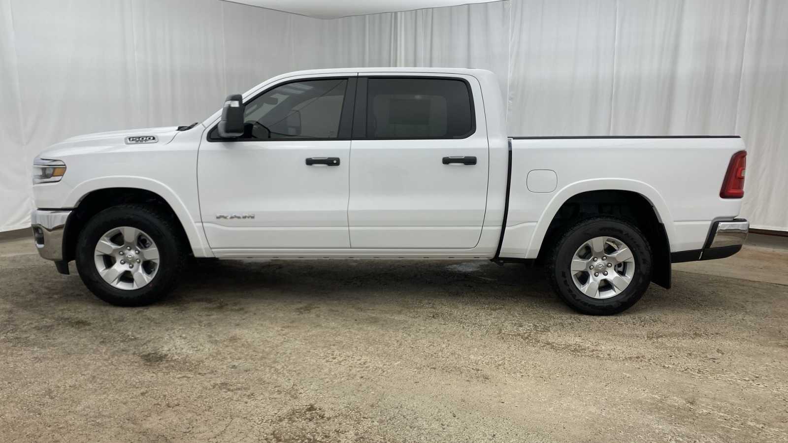 2025 Ram 1500 Big Horn 4x4 Crew Cab 57 Box 29