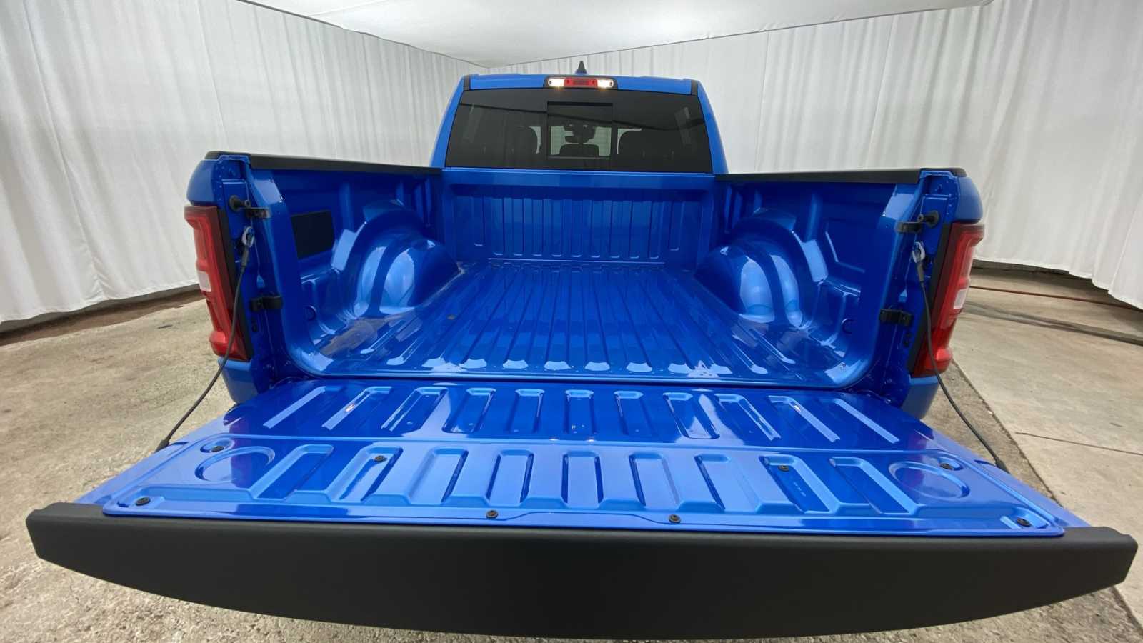 2025 Ram 1500 Big Horn 4x4 Crew Cab 57 Box 27