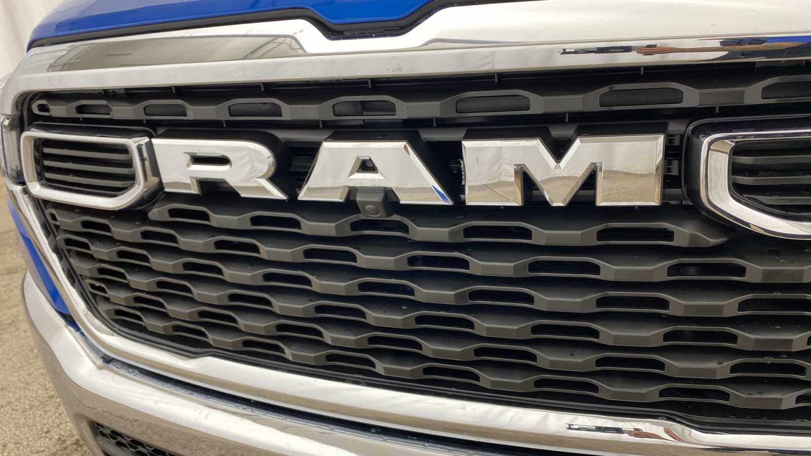 2025 Ram 1500 Big Horn 4x4 Crew Cab 57 Box 37