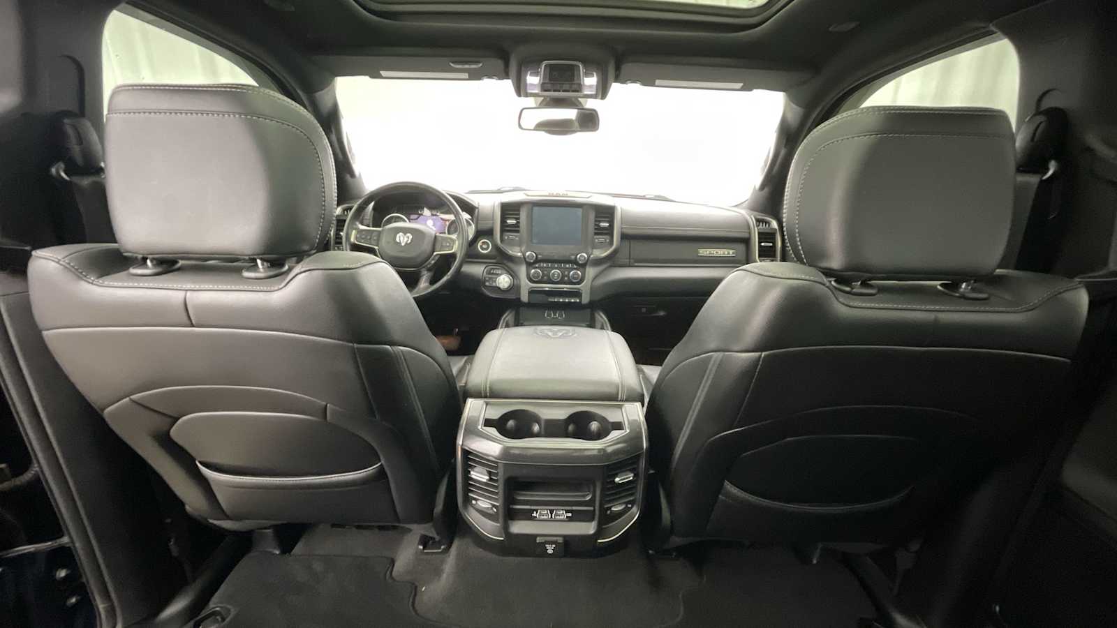 View vehicle photo 7