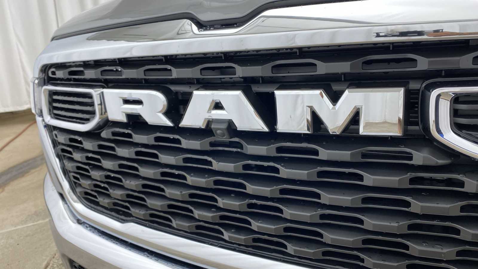 2025 Ram 1500 Big Horn 4x4 Crew Cab 64 Box 37