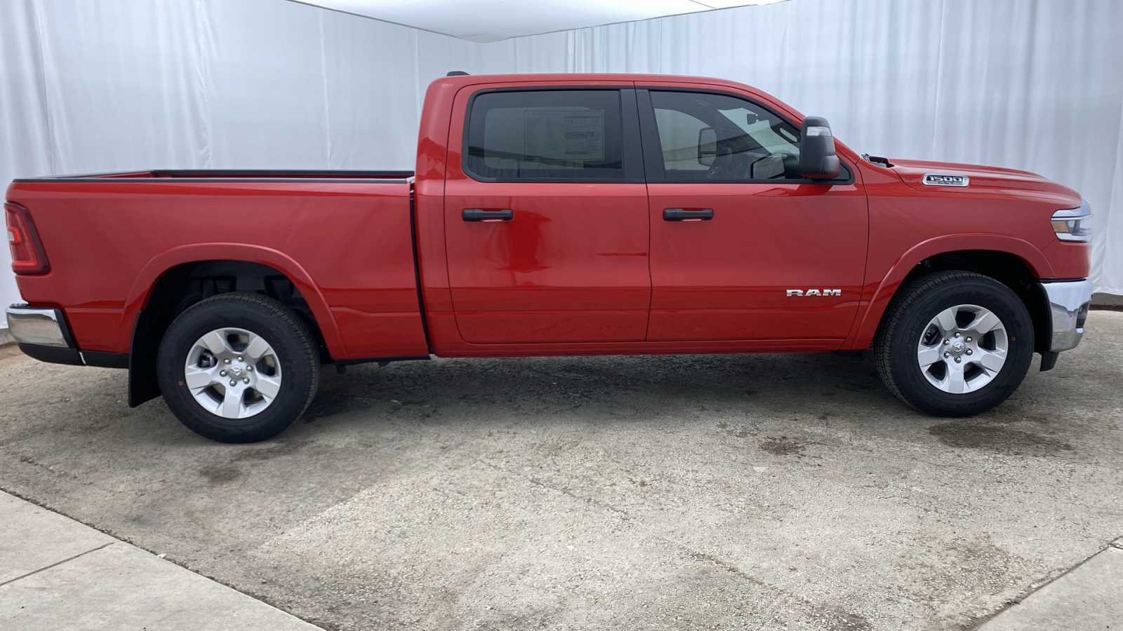 2025 Ram 1500 Big Horn 4x4 Crew Cab 64 Box 33