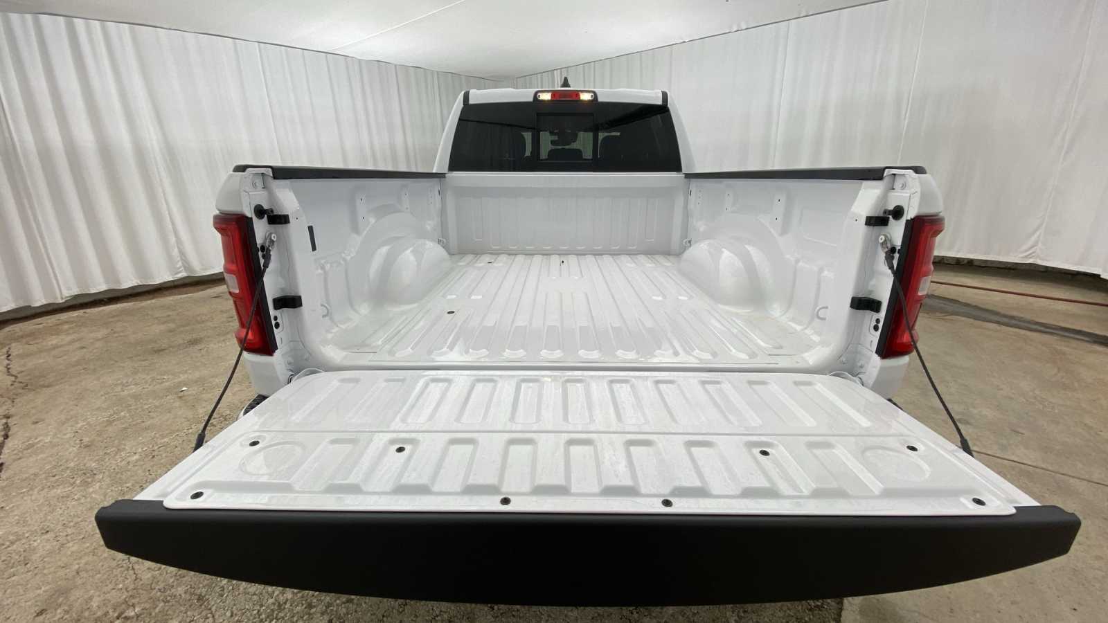 2025 Ram 1500 Big Horn 4x4 Crew Cab 64 Box 26