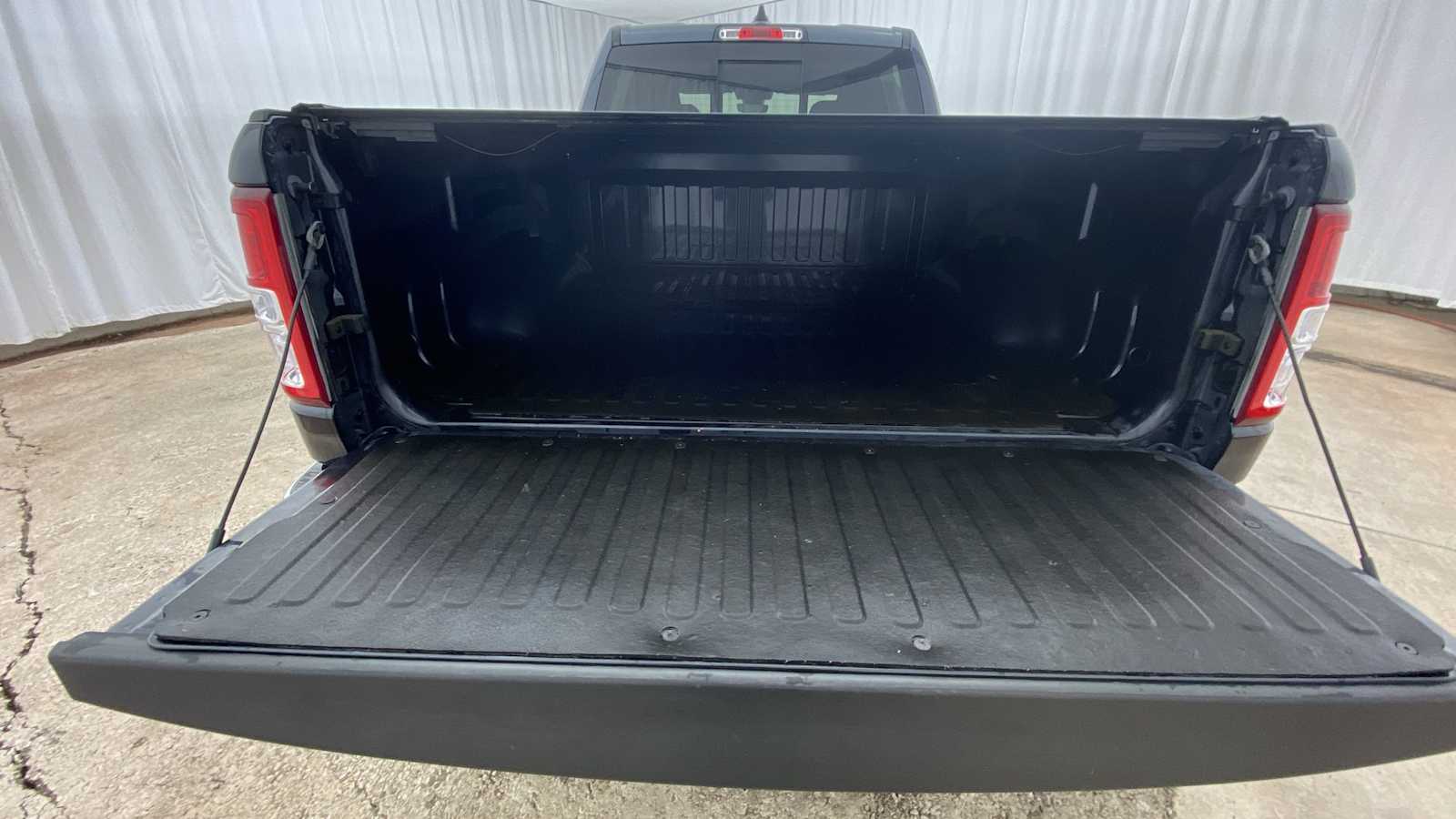 2020 Ram 1500 Big Horn 4x4 Crew Cab 64 Box 29