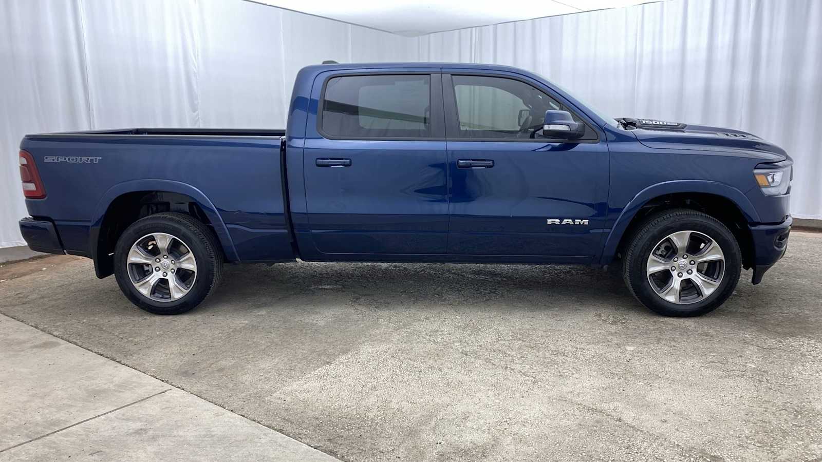 2022 Ram 1500 Laramie 4x4 Crew Cab 64 Box 35