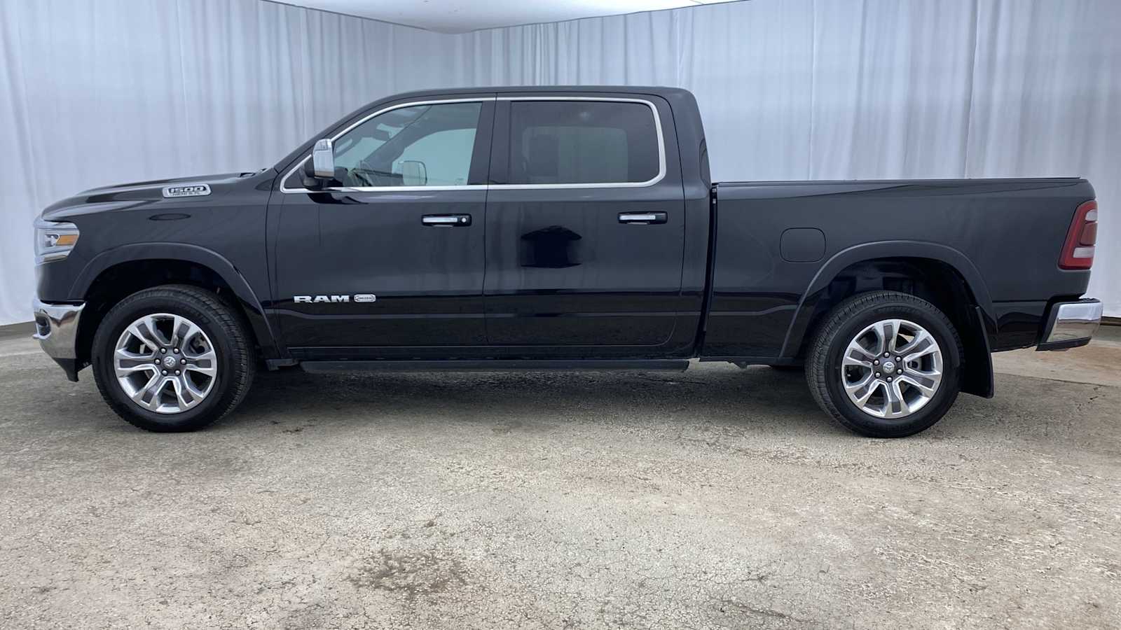 2019 Ram 1500 Longhorn 4x4 Crew Cab 64 Box 33