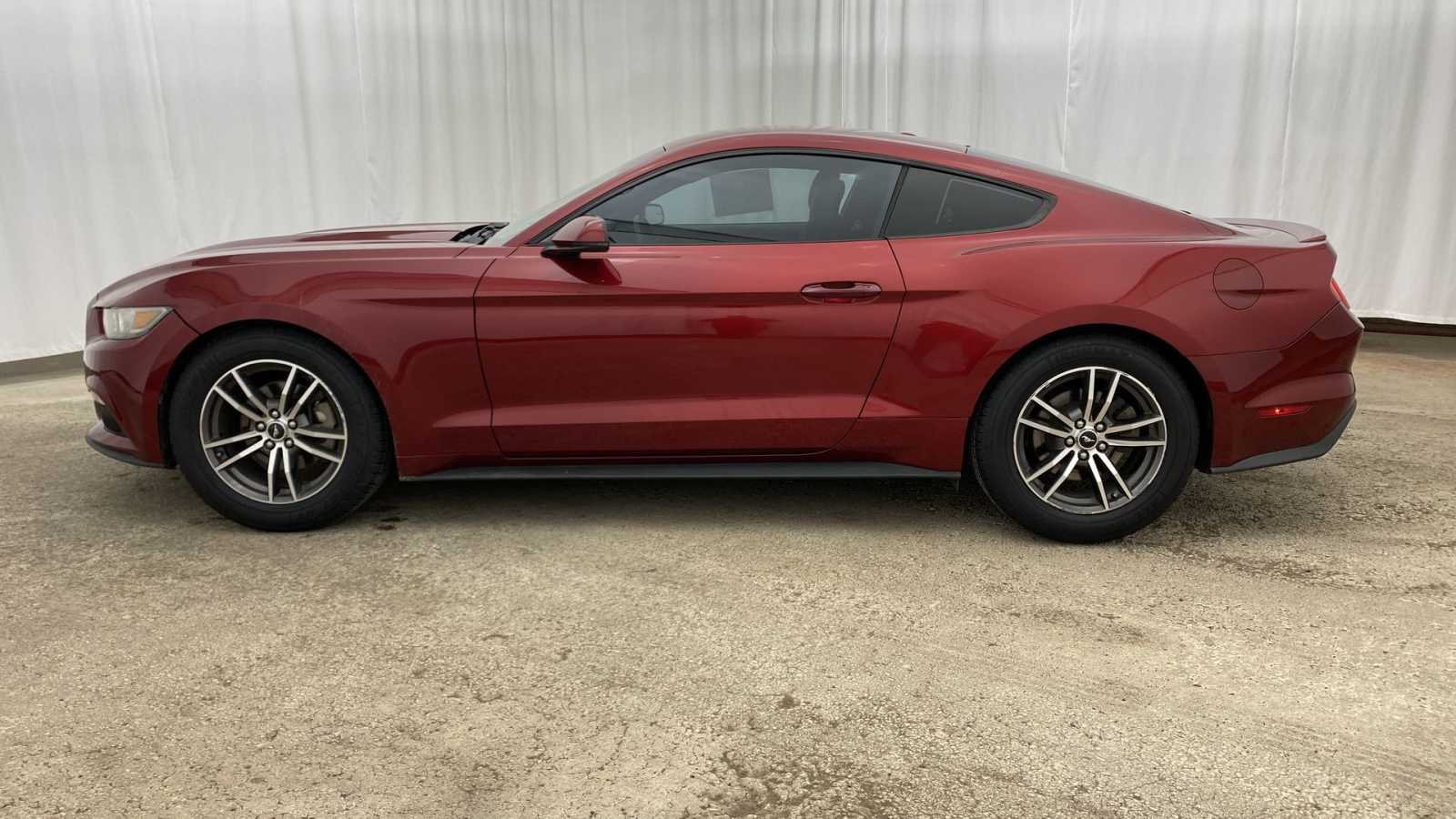 2017 Ford Mustang EcoBoost Premium 3
