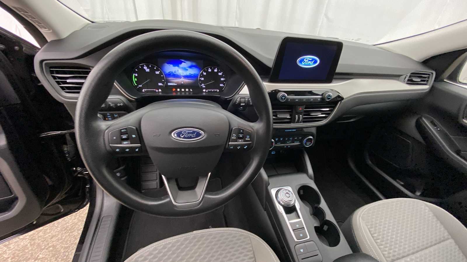 2021 Ford Escape SE Hybrid 3