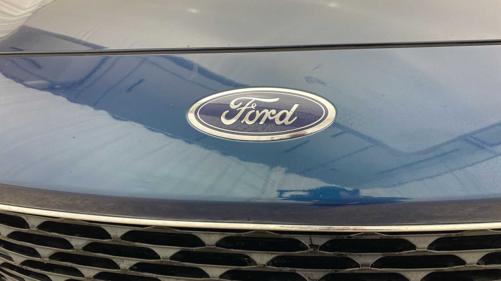 2020 Ford Escape Titanium Hybrid 42