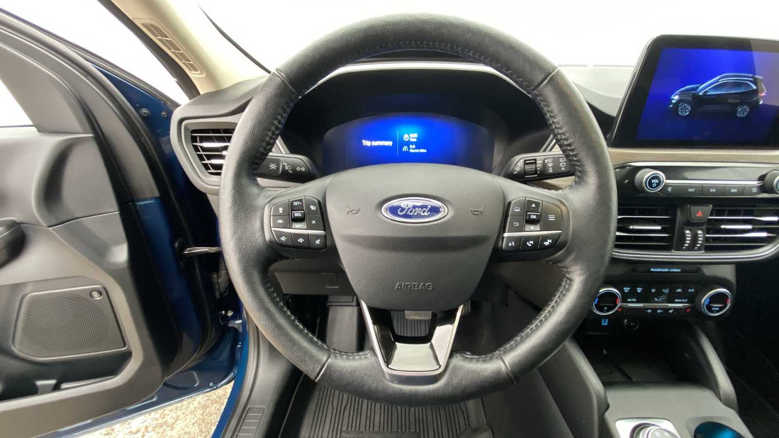 2020 Ford Escape Titanium Hybrid 14