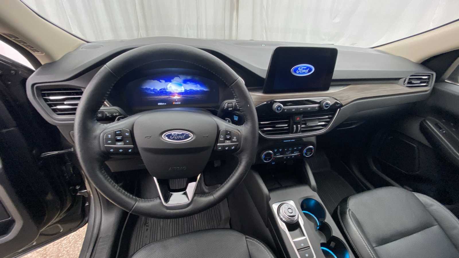 2020 Ford Escape Titanium 3