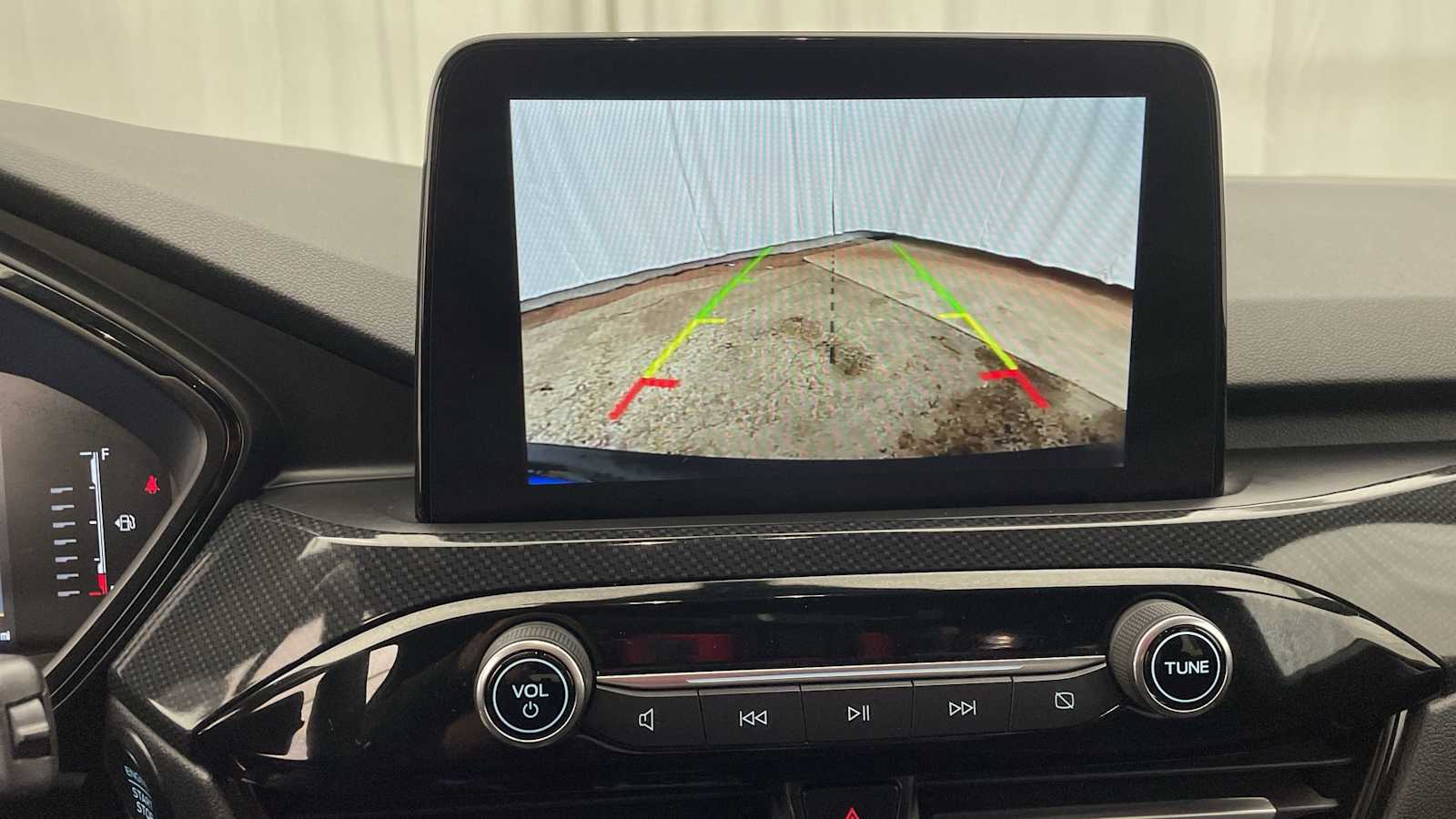 View vehicle photo 4