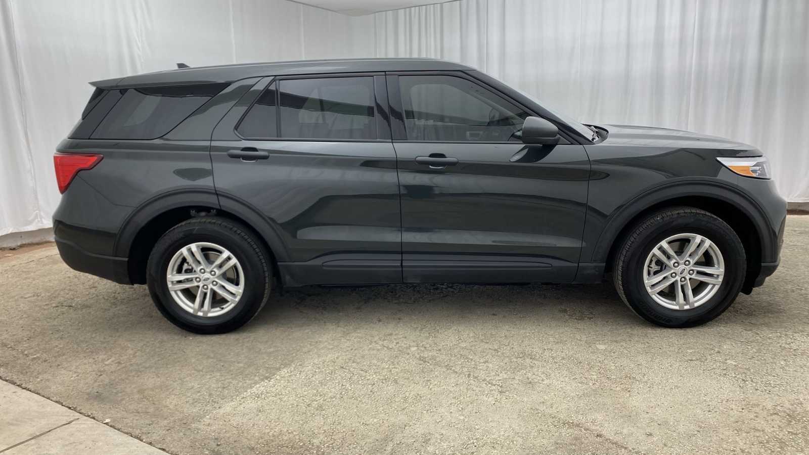 2024 Ford Explorer Base 33