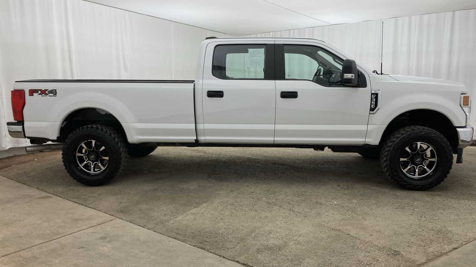 2022 Ford Super Duty F-350 SRW XL 4WD Crew Cab 8 Box 32