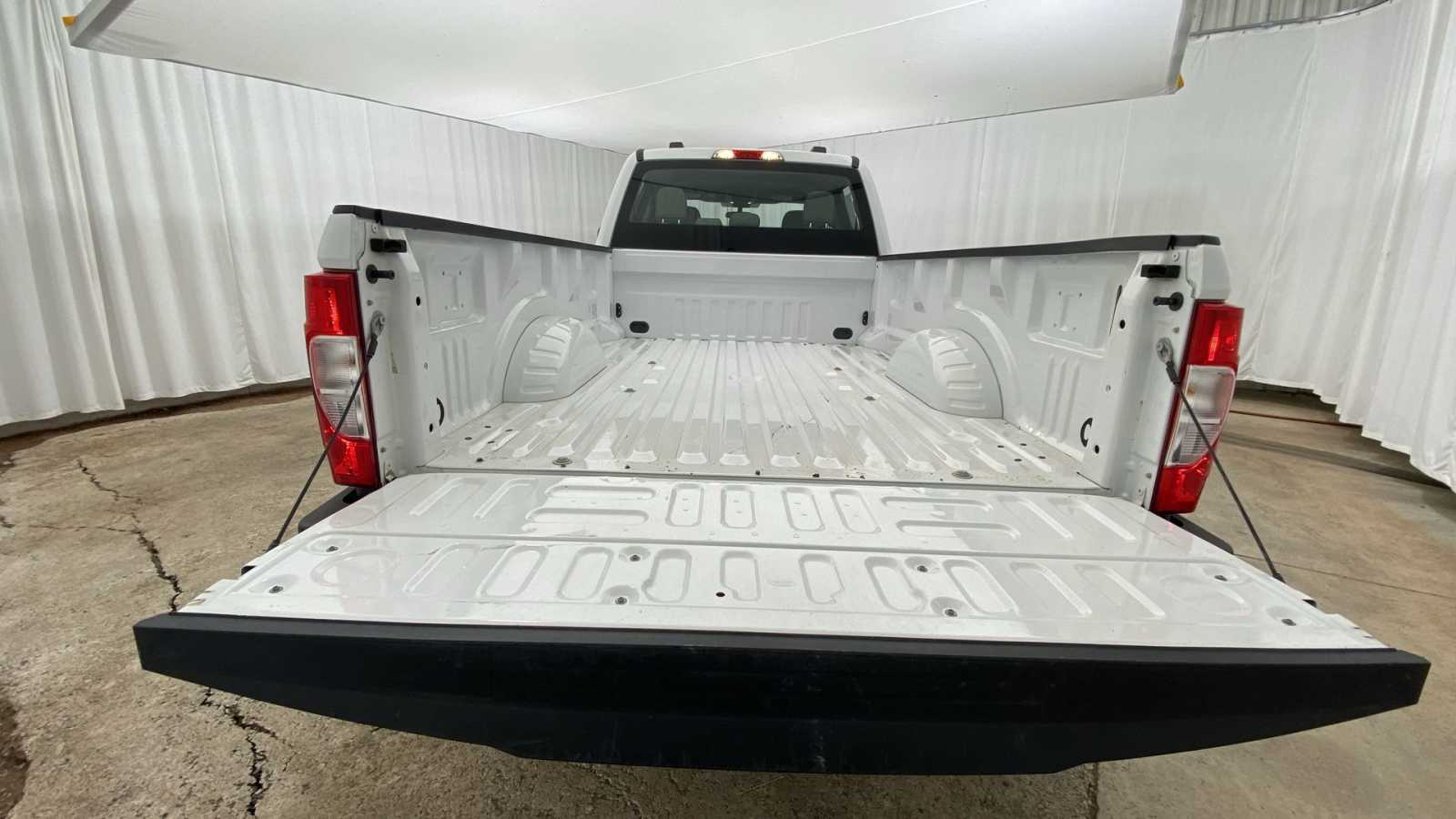 2022 Ford Super Duty F-350 SRW XL 4WD Crew Cab 8 Box 27