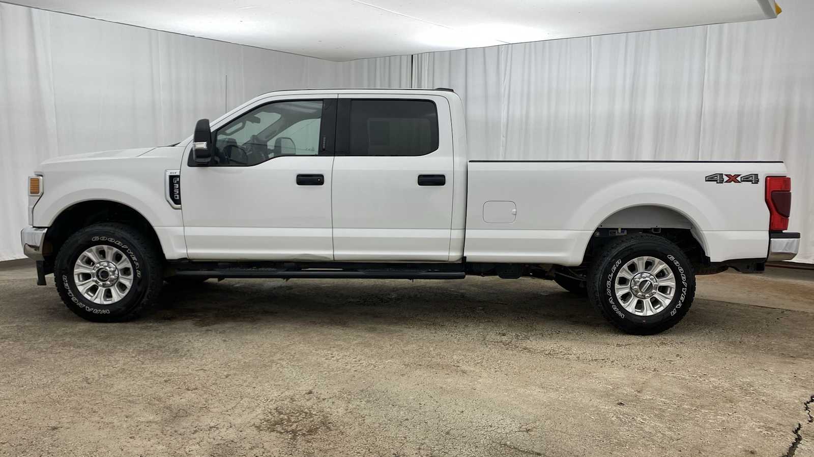 2021 Ford Super Duty F-350 SRW XLT 4WD Crew Cab 8 Box 30