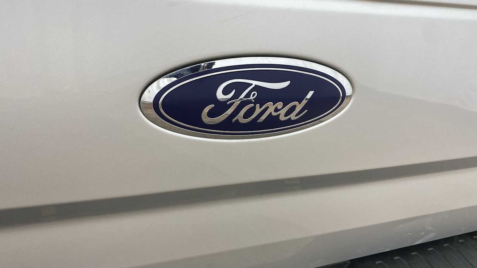 2016 Ford F-150 Lariat 4WD SuperCrew 157 41