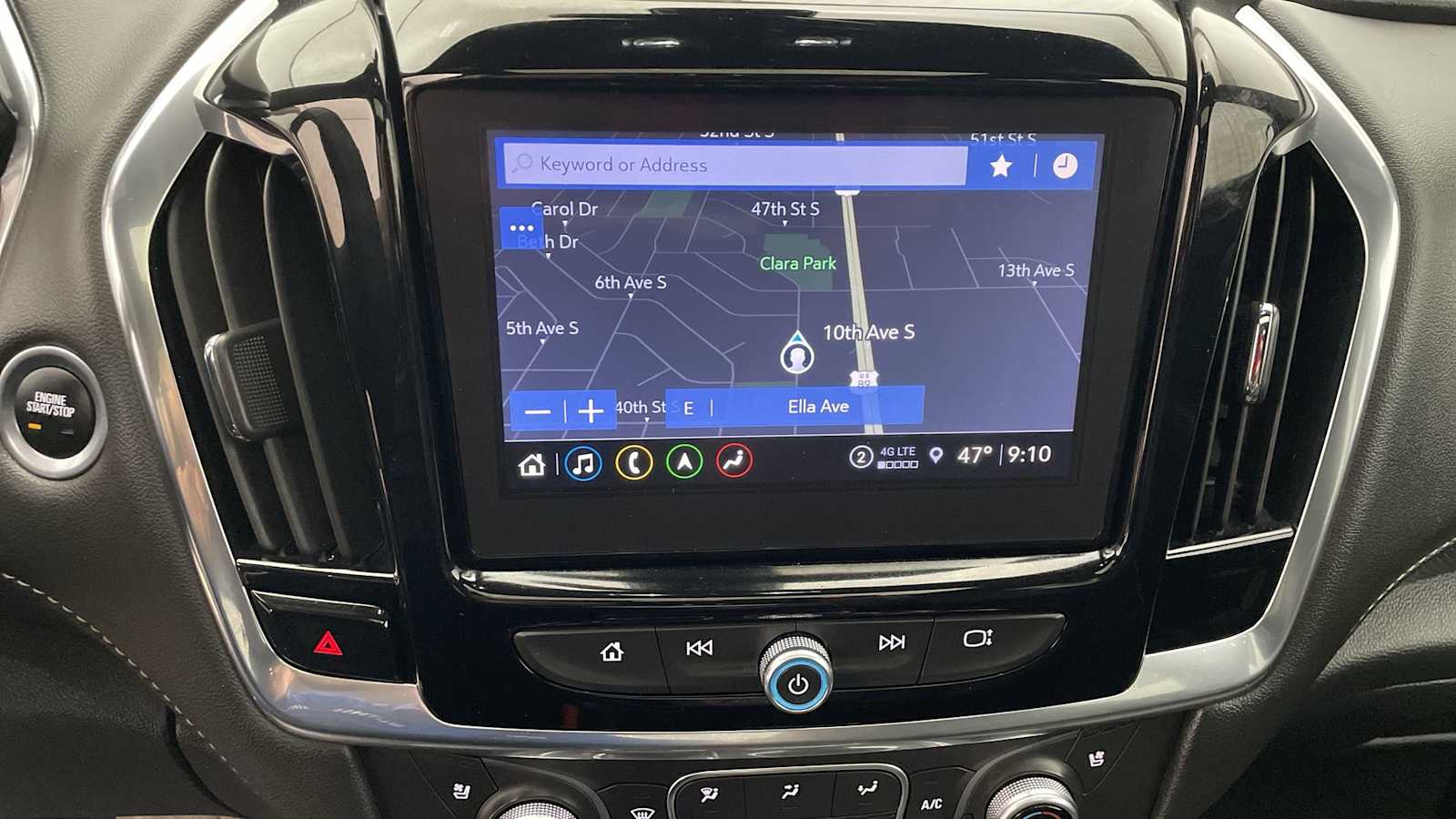 View vehicle photo 4