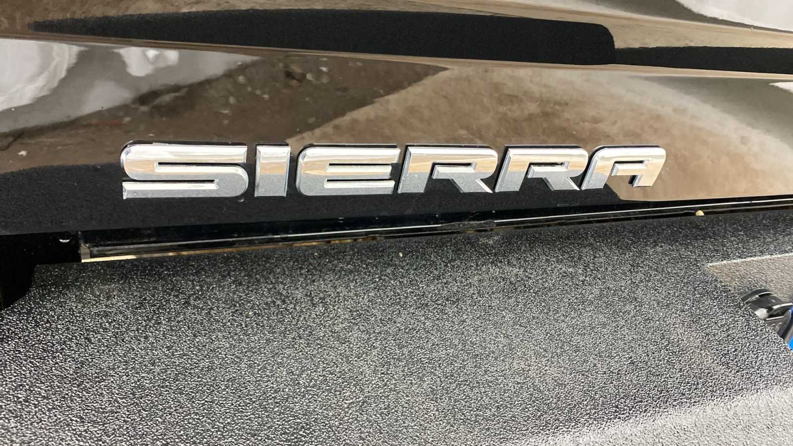 2015 GMC Sierra 3500HD Denali 4WD Crew Cab 167.7 19