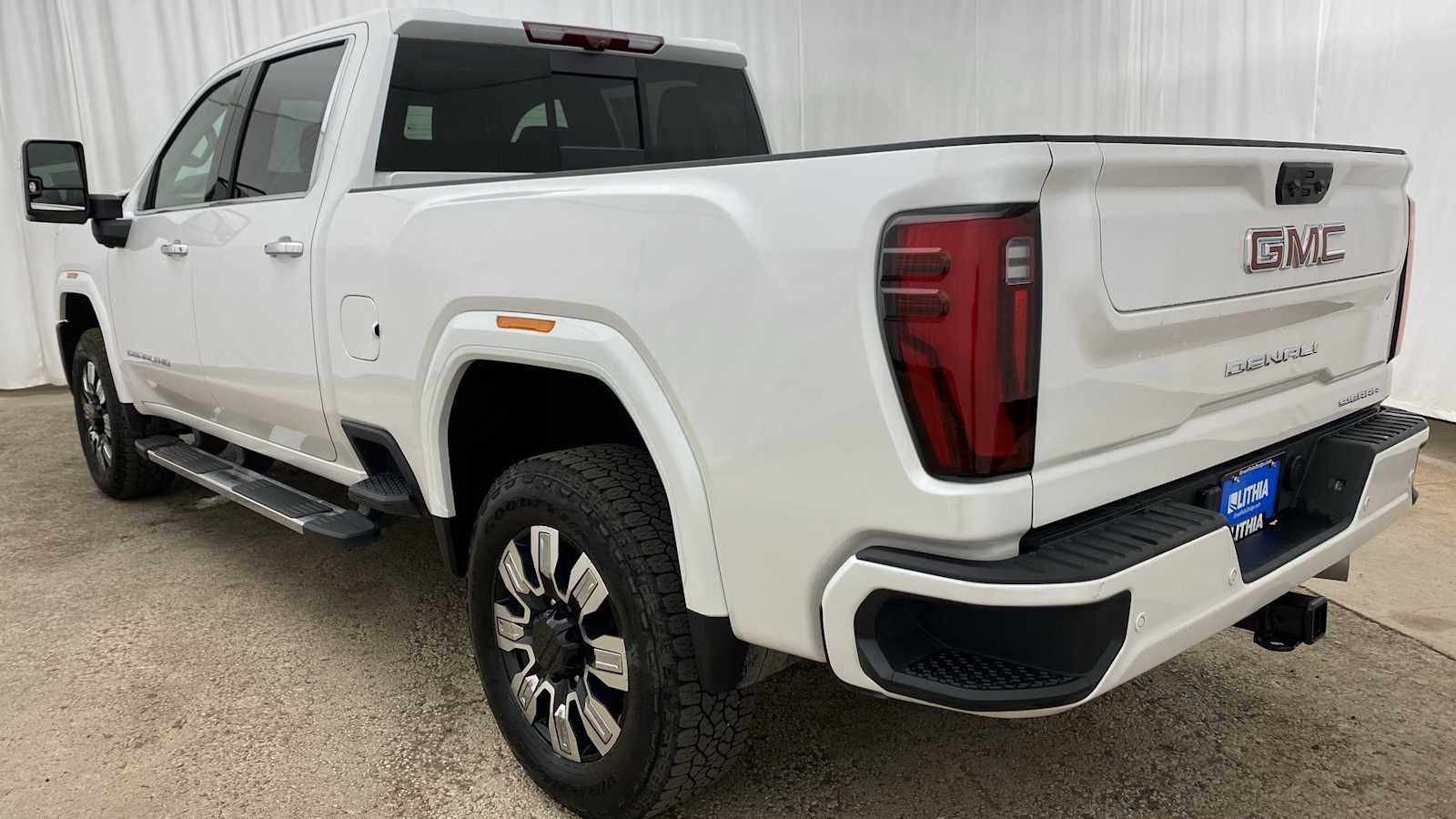 2024 GMC Sierra 2500HD Denali 4WD Crew Cab 159 33