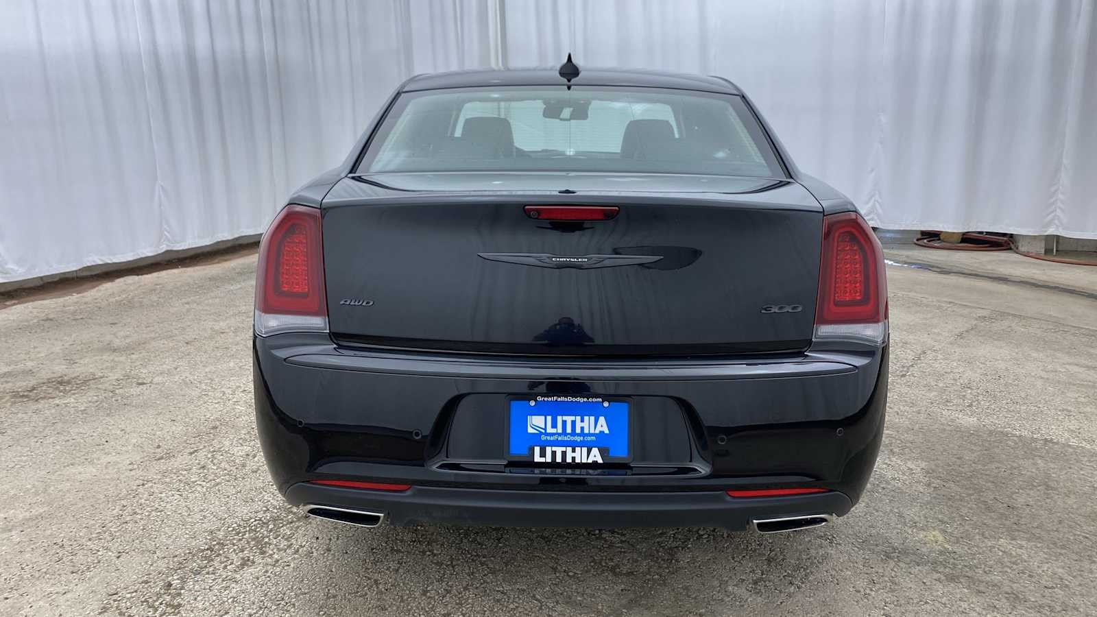 2022 Chrysler 300 Touring L 30