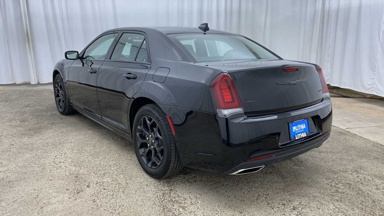 2022 Chrysler 300 Touring L 29