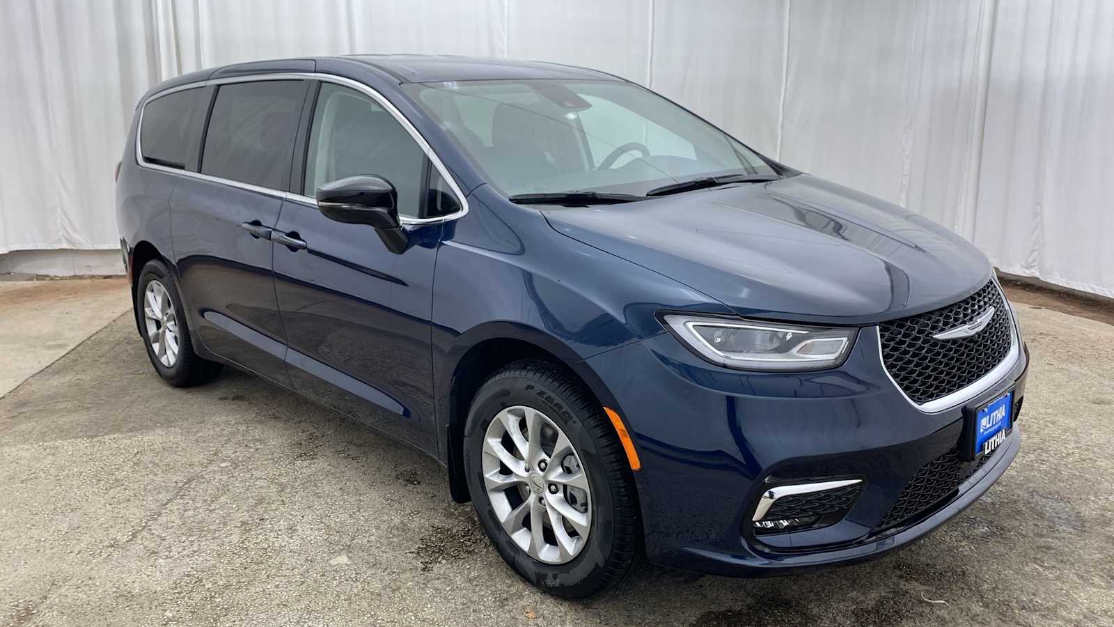 2024 Chrysler Pacifica Touring L 38