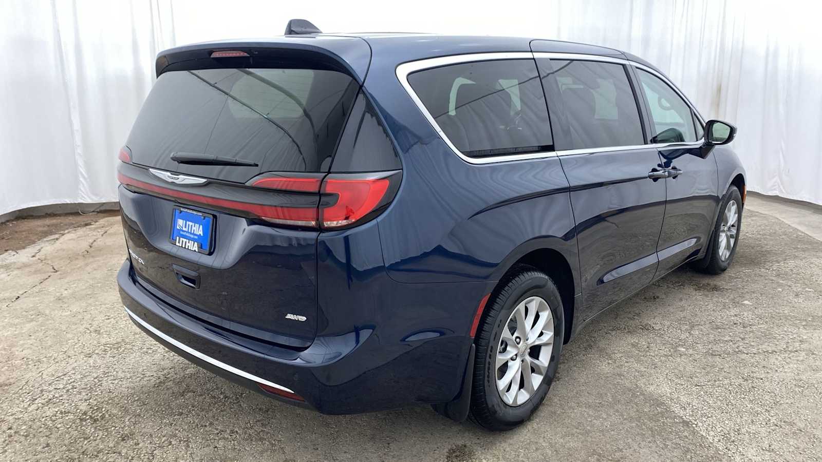 2024 Chrysler Pacifica Touring L 36