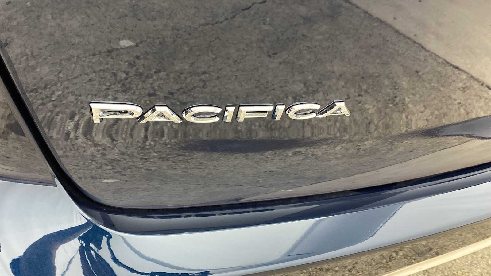 2024 Chrysler Pacifica Touring L 42