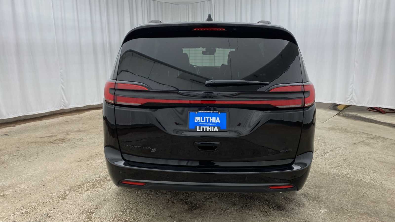 2024 Chrysler Pacifica Touring L 34