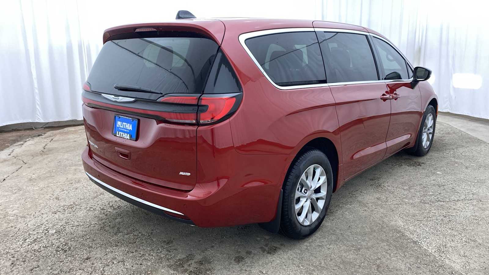 2024 Chrysler Pacifica Touring L 36