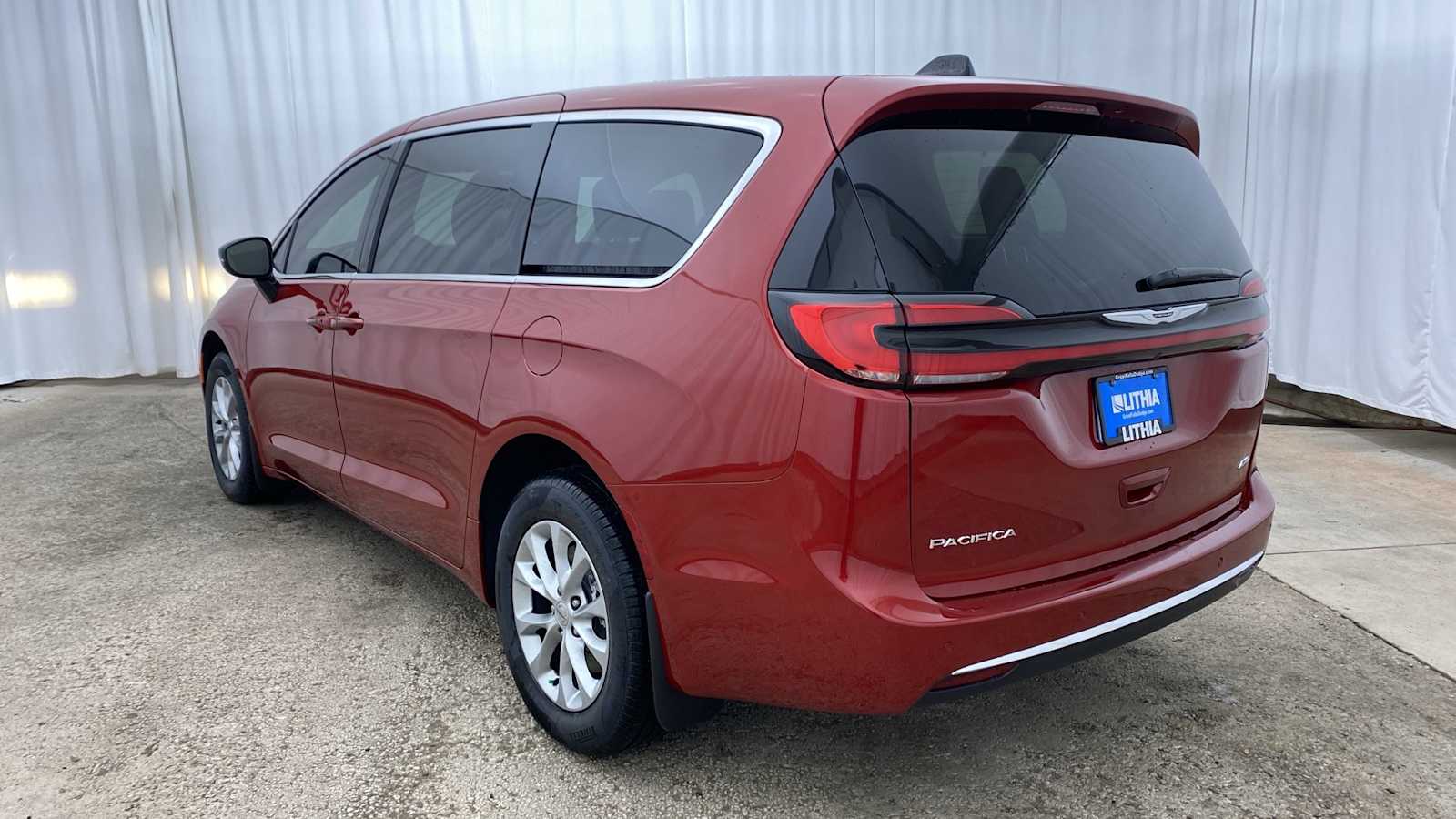 2024 Chrysler Pacifica Touring L 34