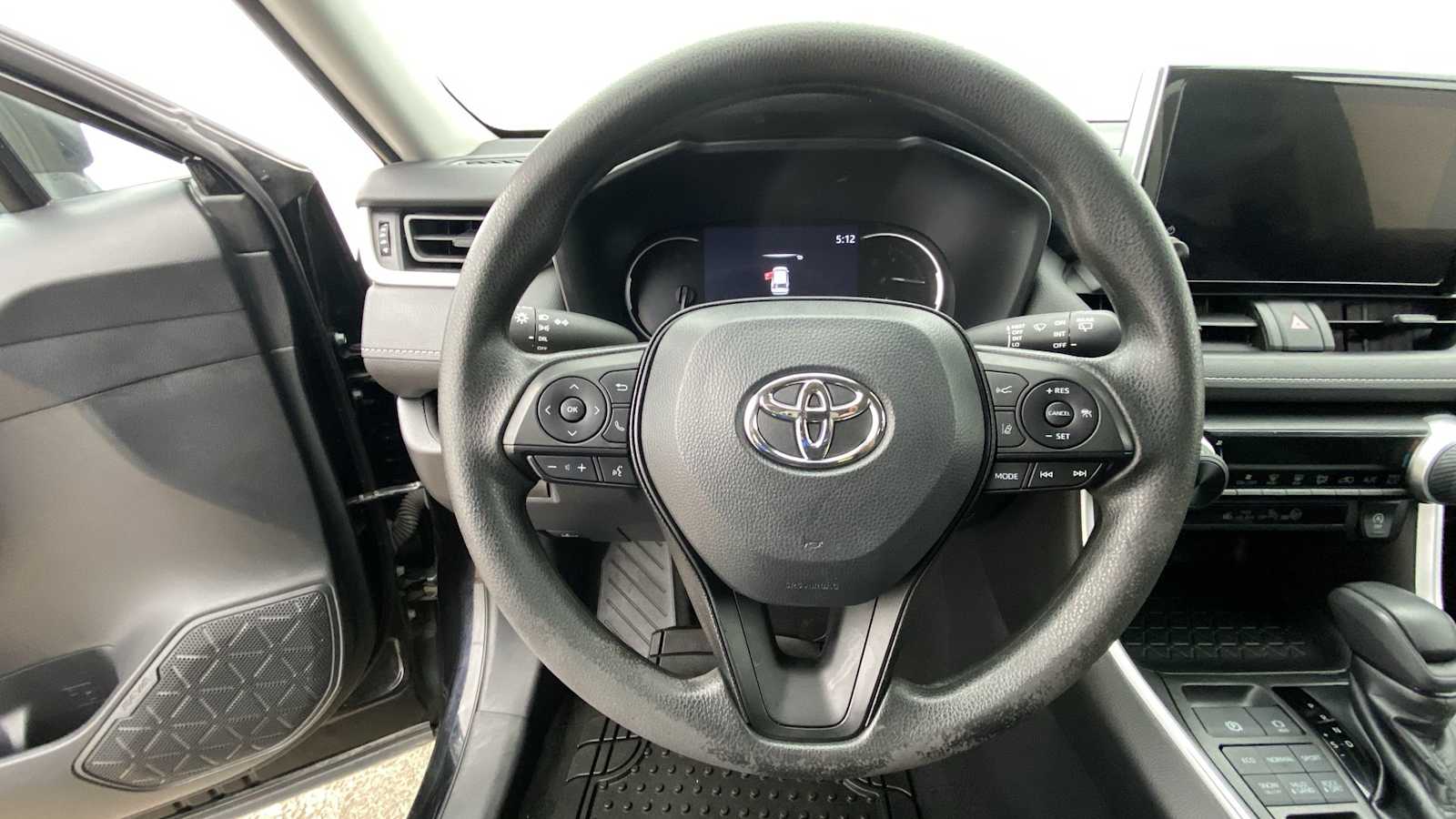 2023 Toyota RAV4 LE 11