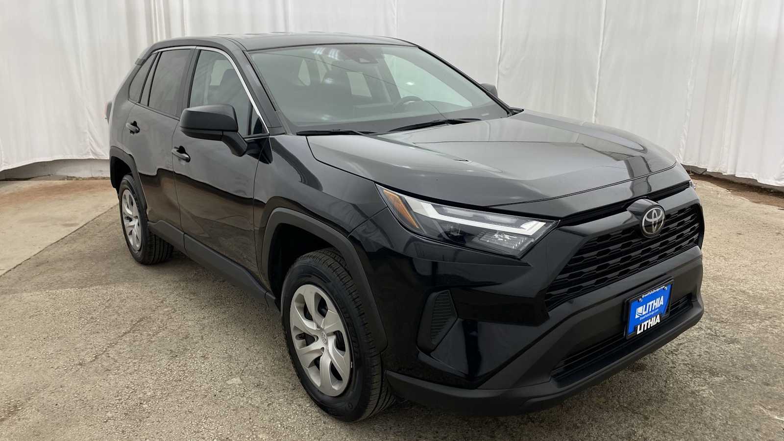 2023 Toyota RAV4 LE 33