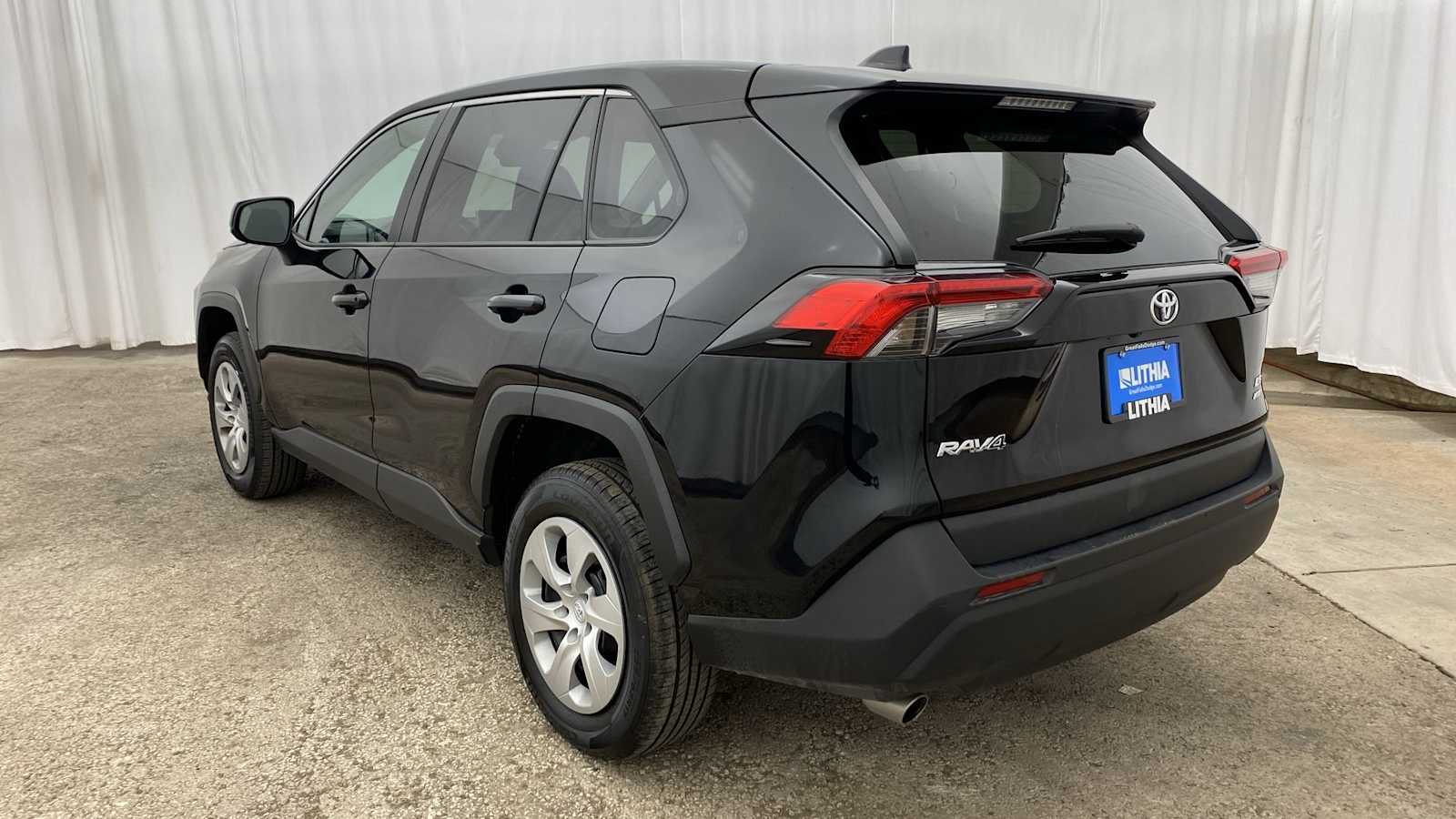 2023 Toyota RAV4 LE 29