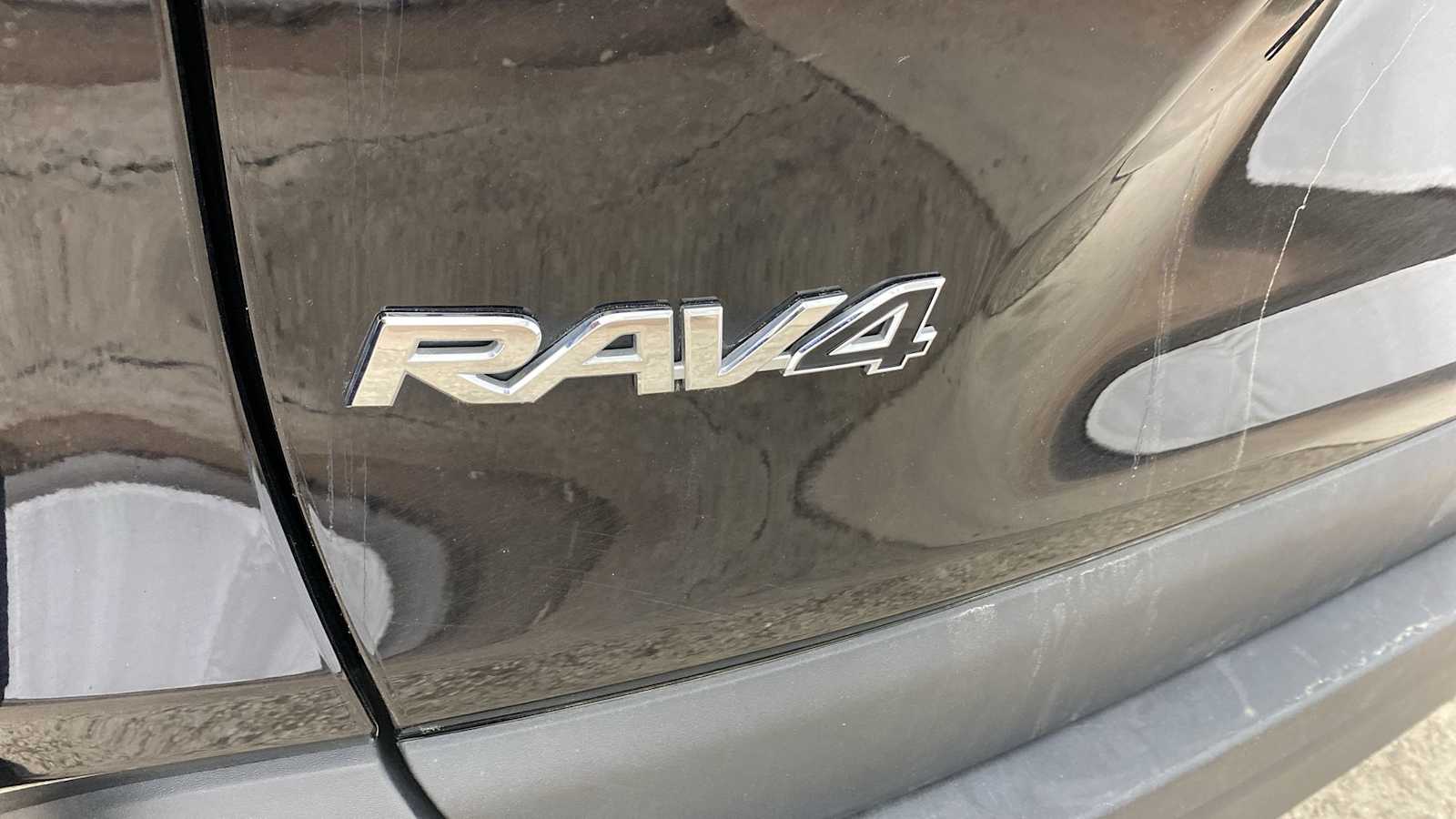 2023 Toyota RAV4 LE 36