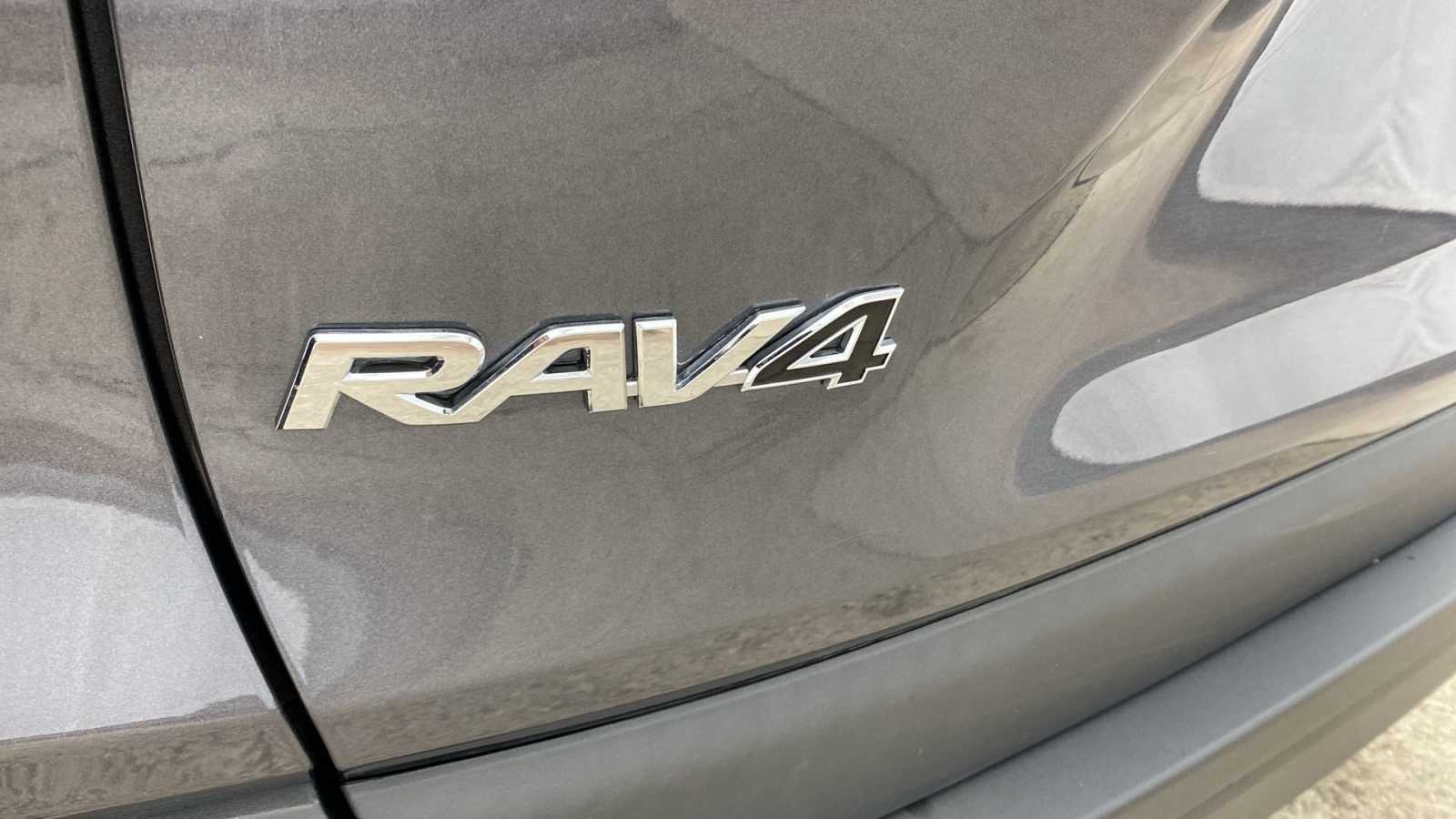 2020 Toyota RAV4 Hybrid LE 19