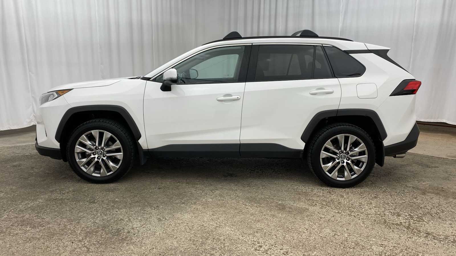 2019 Toyota RAV4 XLE 31